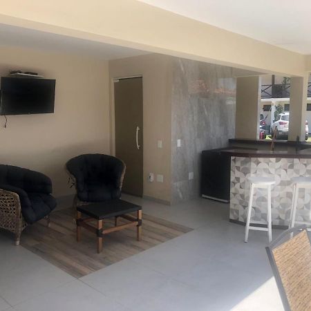Apartamento moderno e super confortável localizado a alguns passos da Praia Grande Arraial do Cabo Exterior foto