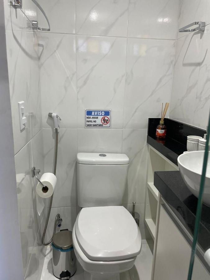 Apartamento moderno e super confortável localizado a alguns passos da Praia Grande Arraial do Cabo Exterior foto