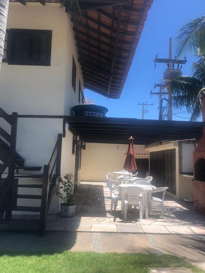 Apartamento moderno e super confortável localizado a alguns passos da Praia Grande Arraial do Cabo Exterior foto