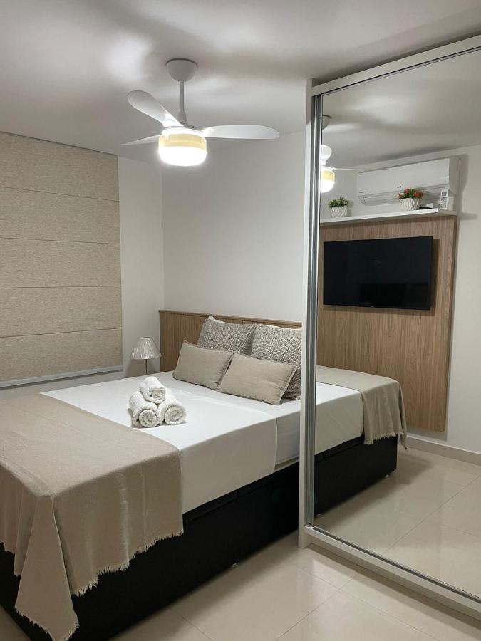 Apartamento moderno e super confortável localizado a alguns passos da Praia Grande Arraial do Cabo Exterior foto